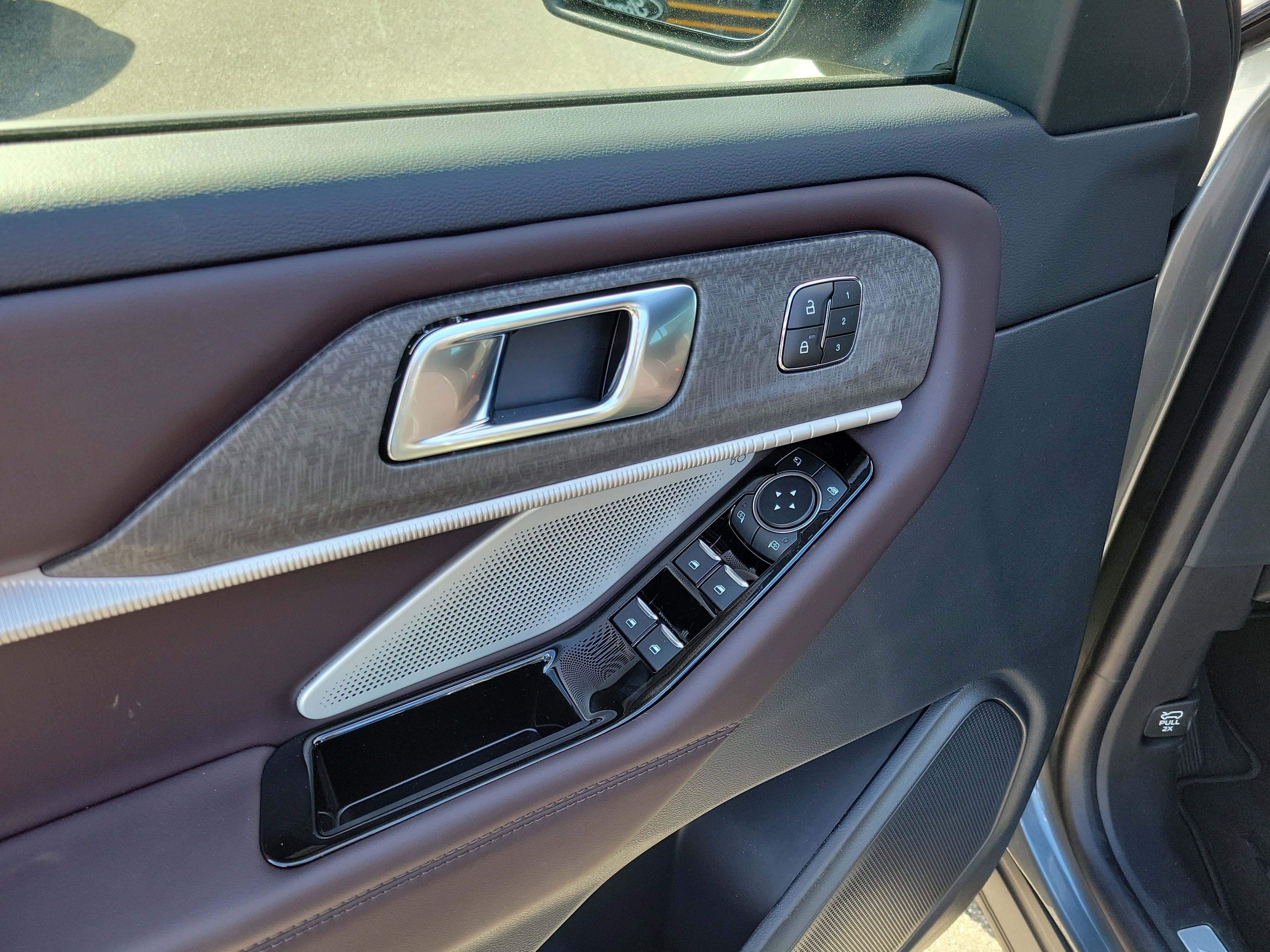 New 2026 Ford Explorer Platinum image 6