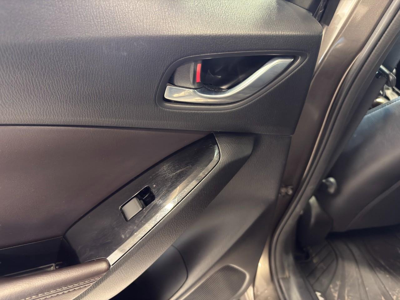 Used 2018 MAZDA MAZDA3 Grand Touring w/ Premium Equipment Package image 21