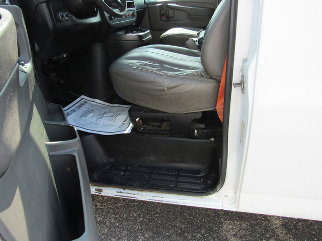 Used 2014 Chevrolet Express 2500 RWD image 27