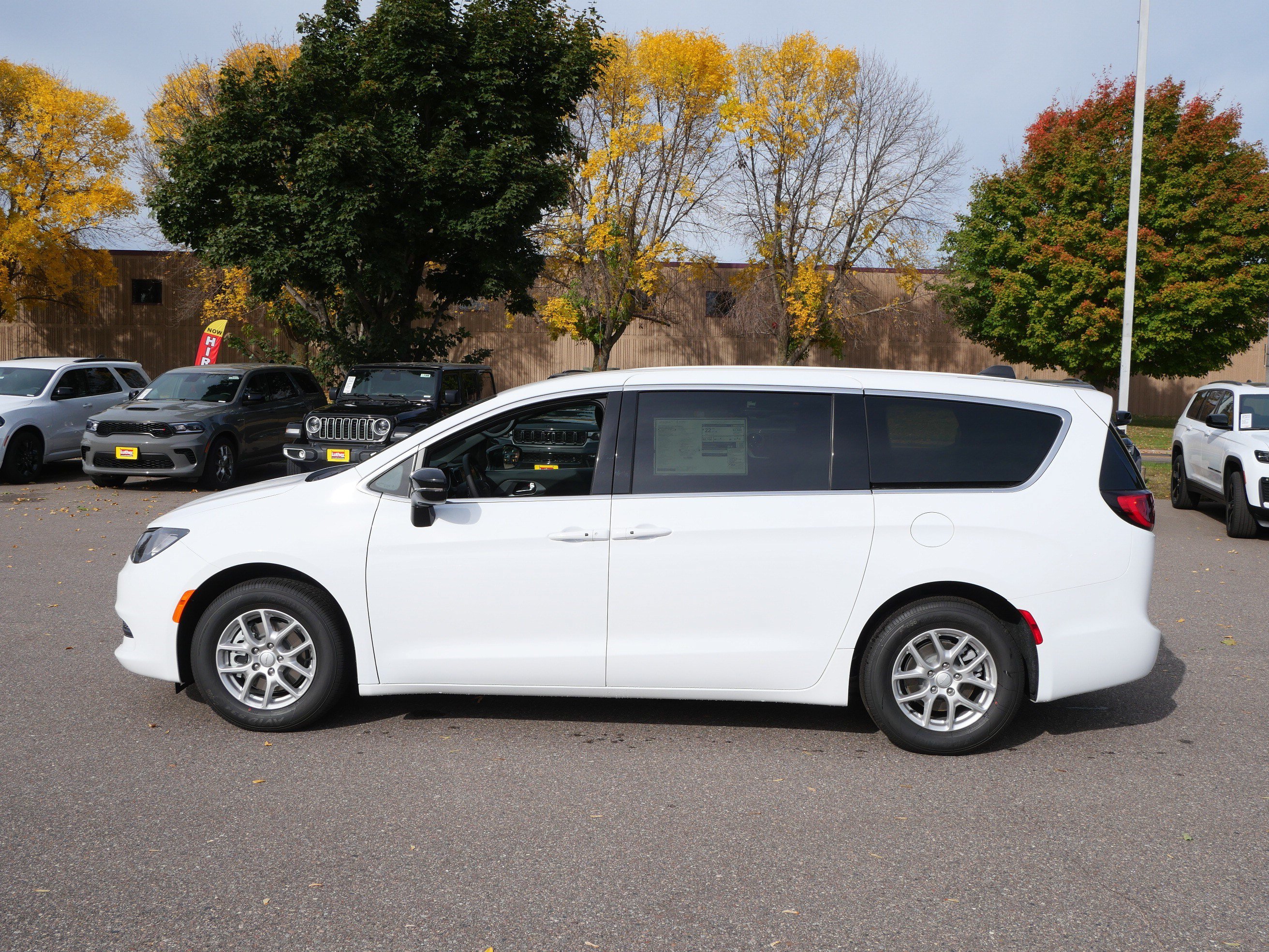 New 2027 Chrysler Pacifica LX FWD image 2