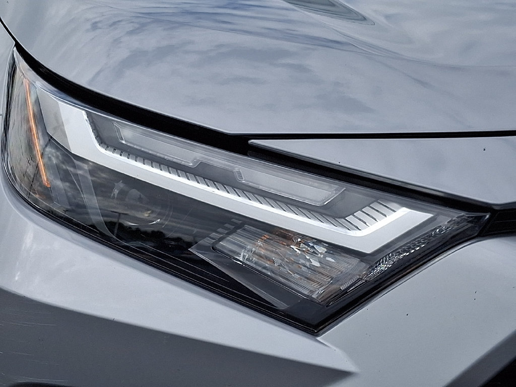 Certified 2025 Toyota RAV4 LE AWD/4WD image 10