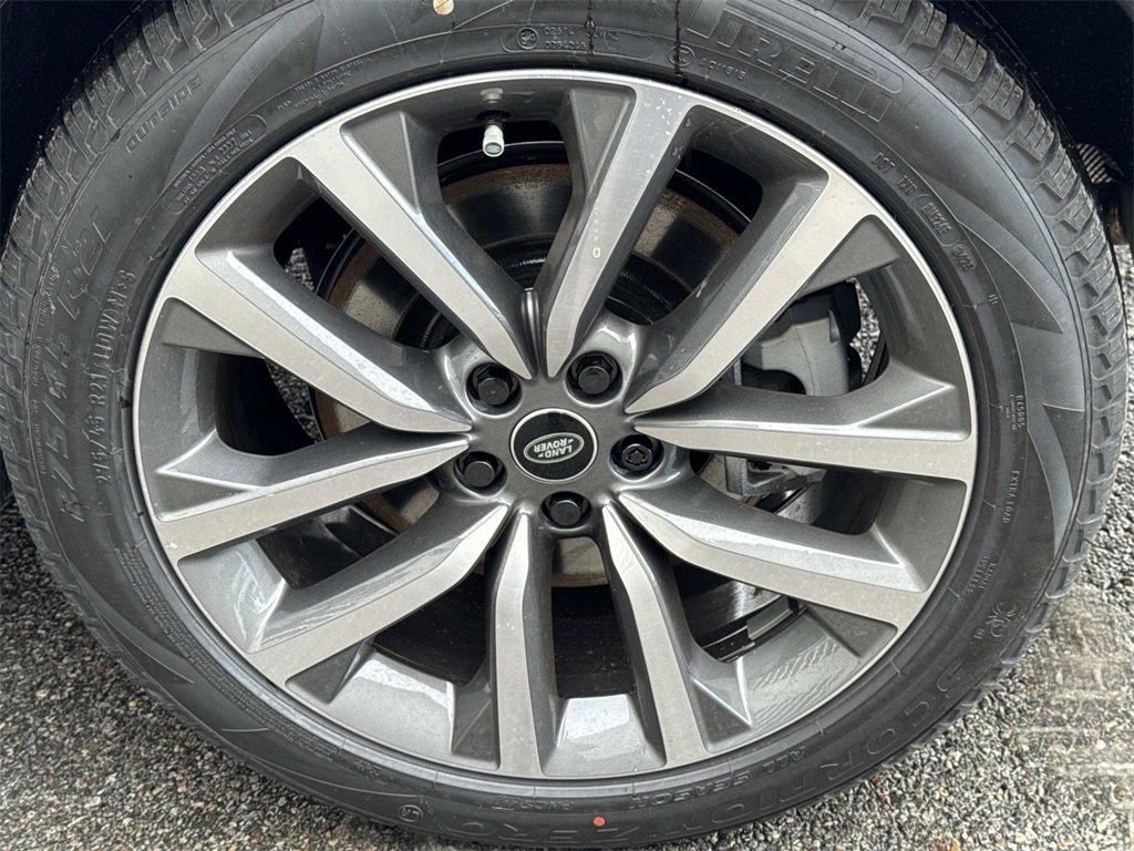 New 2026 Land Rover Discovery Limited Edition image 11