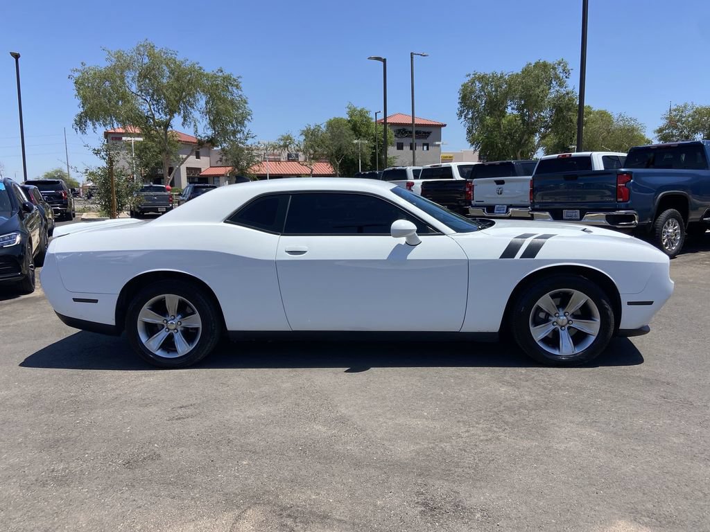 Used 2019 Dodge Challenger SXT RWD image 2