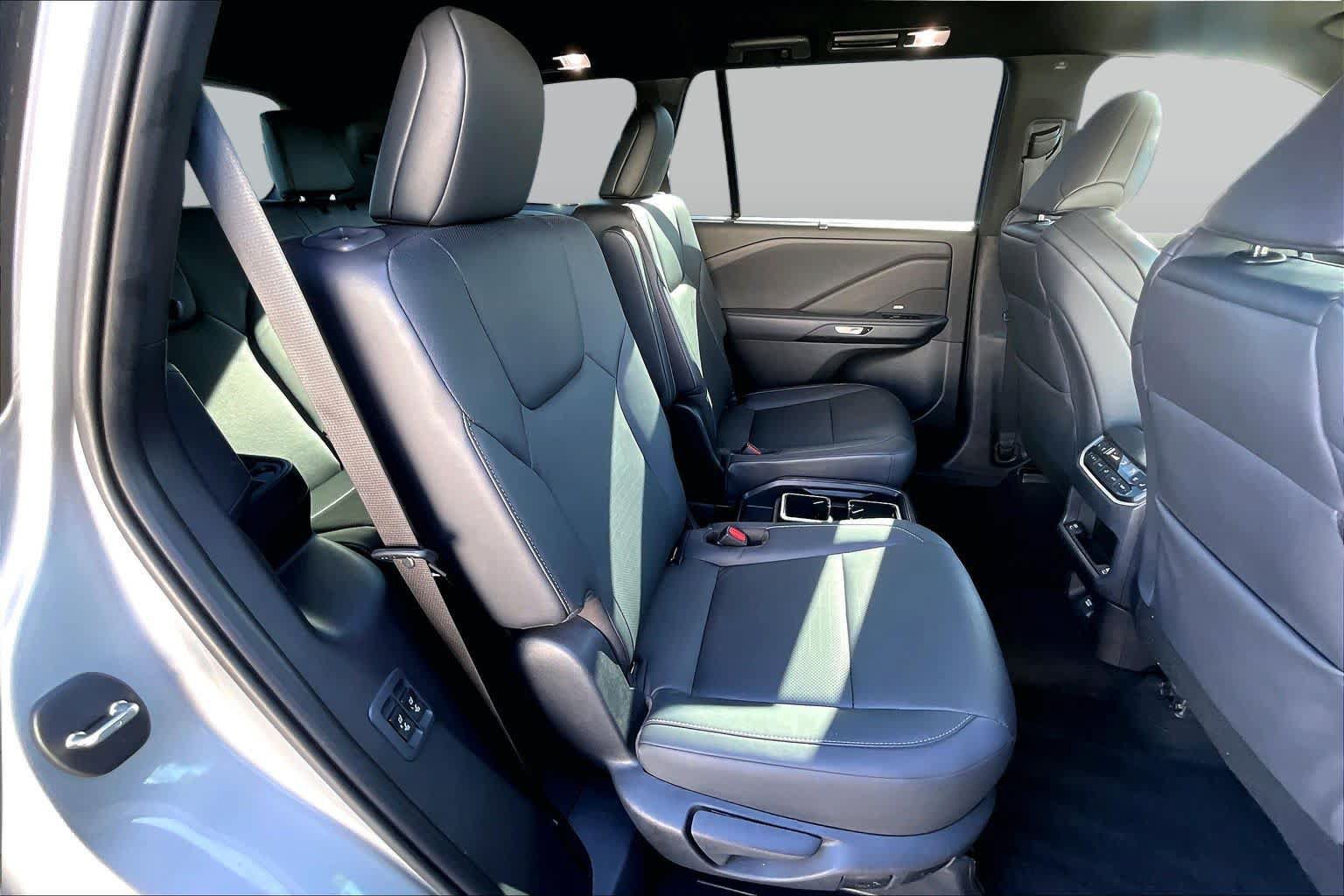 Used 2025 Lexus TX 500h AWD w/ Technology Package image 21