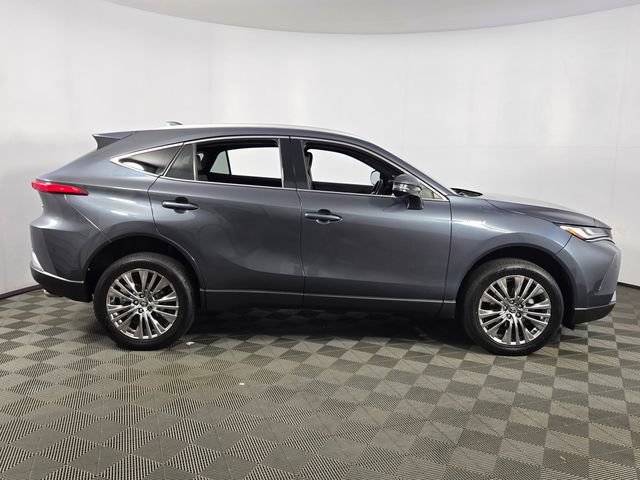 Used 2021 Toyota Venza XLE w/ Softex Package AWD/4WD image 11