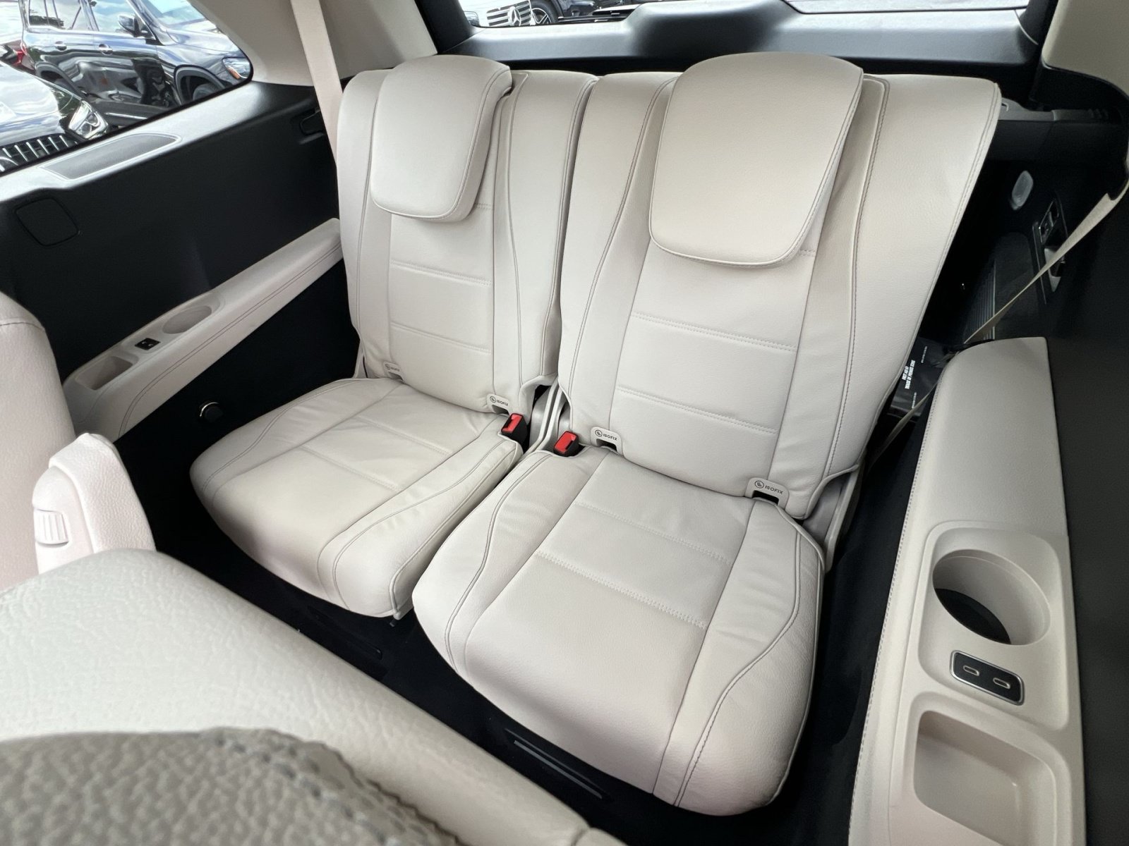 New 2026 Mercedes-Benz GLS 450 4MATIC image 31