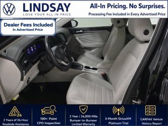 Used 2023 Volkswagen Jetta SE FWD image 5