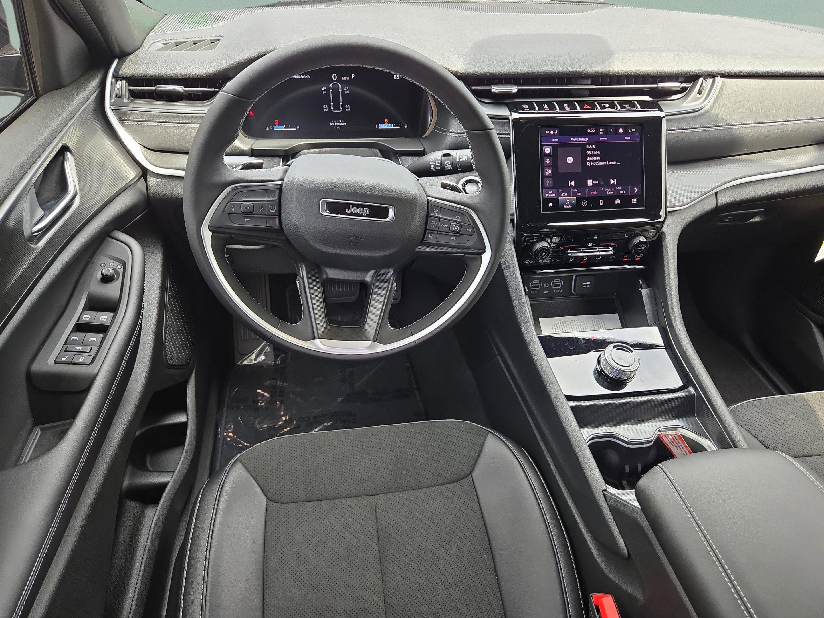 New 2025 Jeep Grand Cherokee L Altitude image 16