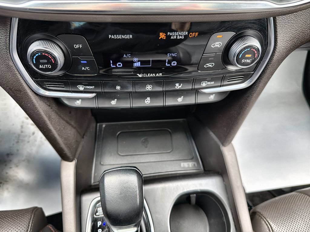 Used 2020 Hyundai Santa Fe Limited AWD/4WD image 27