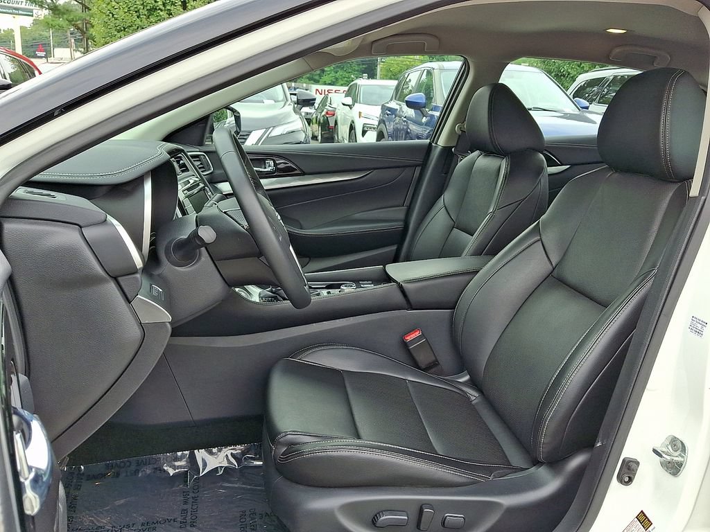 Used 2023 Nissan Maxima SV w/ Floor Mat Group FWD image 15