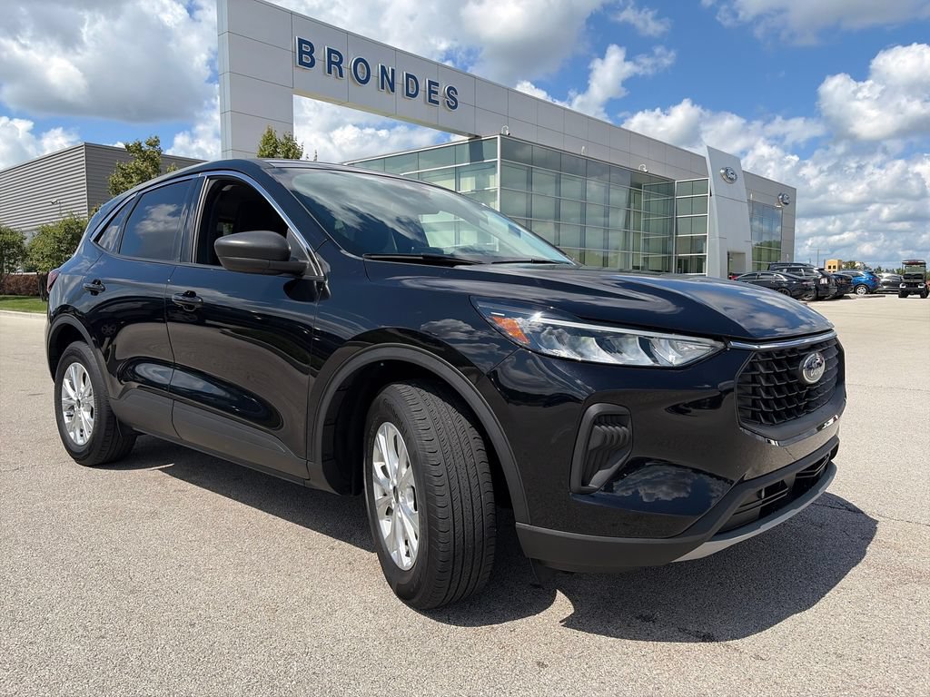 Used 2023 Ford Escape Active AWD/4WD image 1