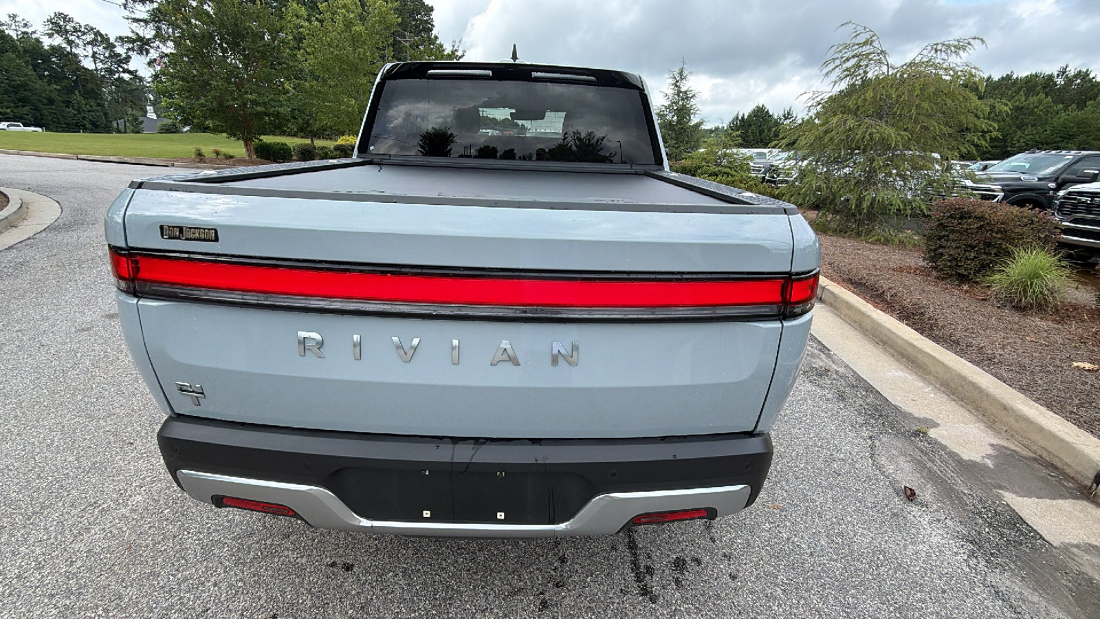 Used 2025 Rivian R1T Adventure AWD/4WD image 9