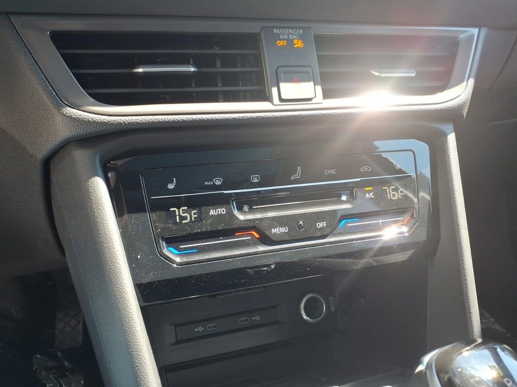 New 2026 Volkswagen Taos SE AWD/4WD image 12