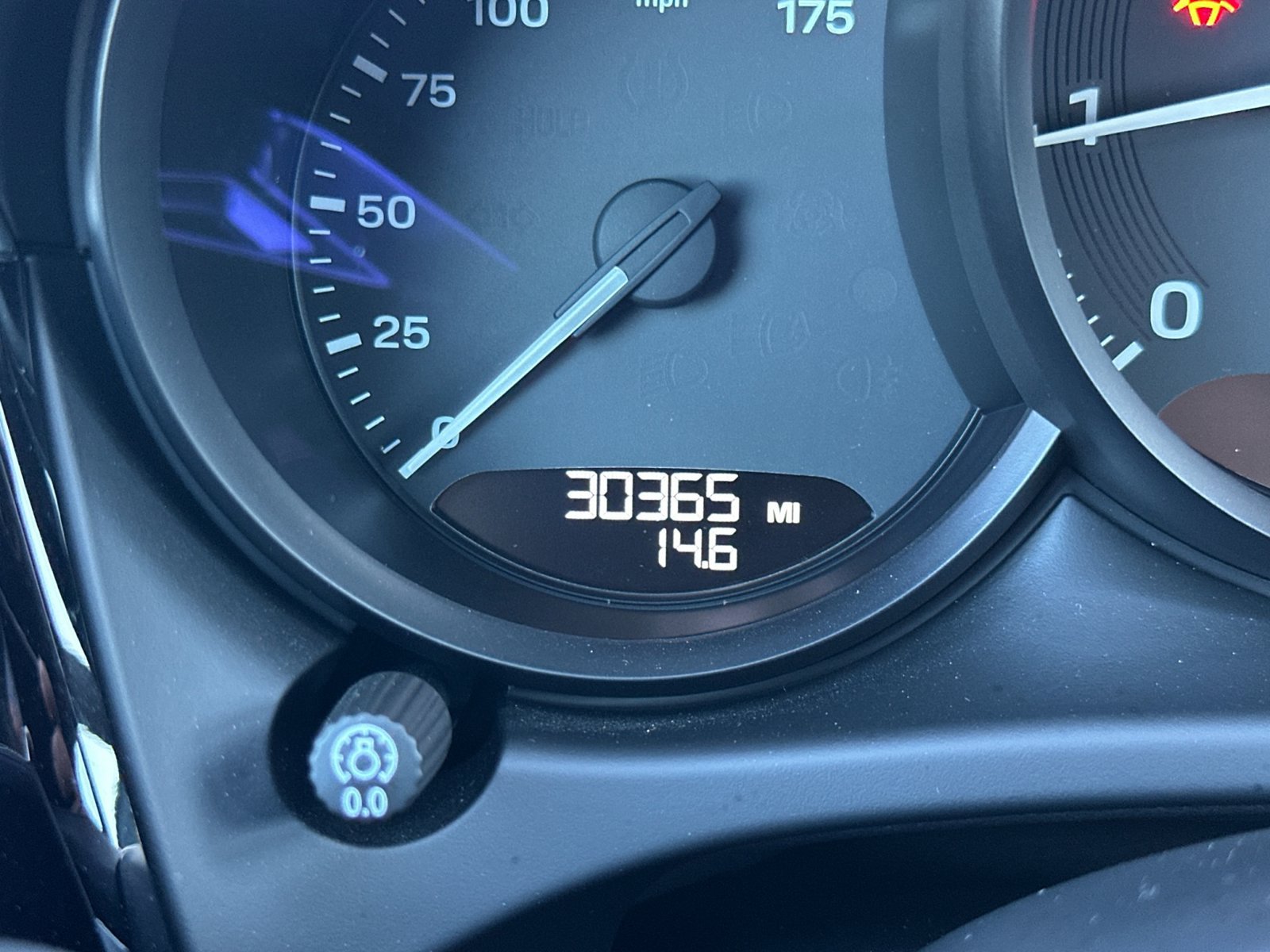 Certified 2023 Porsche Macan AWD/4WD image 29