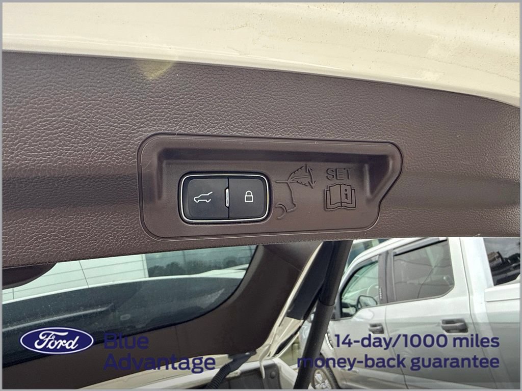 Used 2022 Ford Explorer King Ranch w/ Class IV Trailer Tow Package RWD image 3