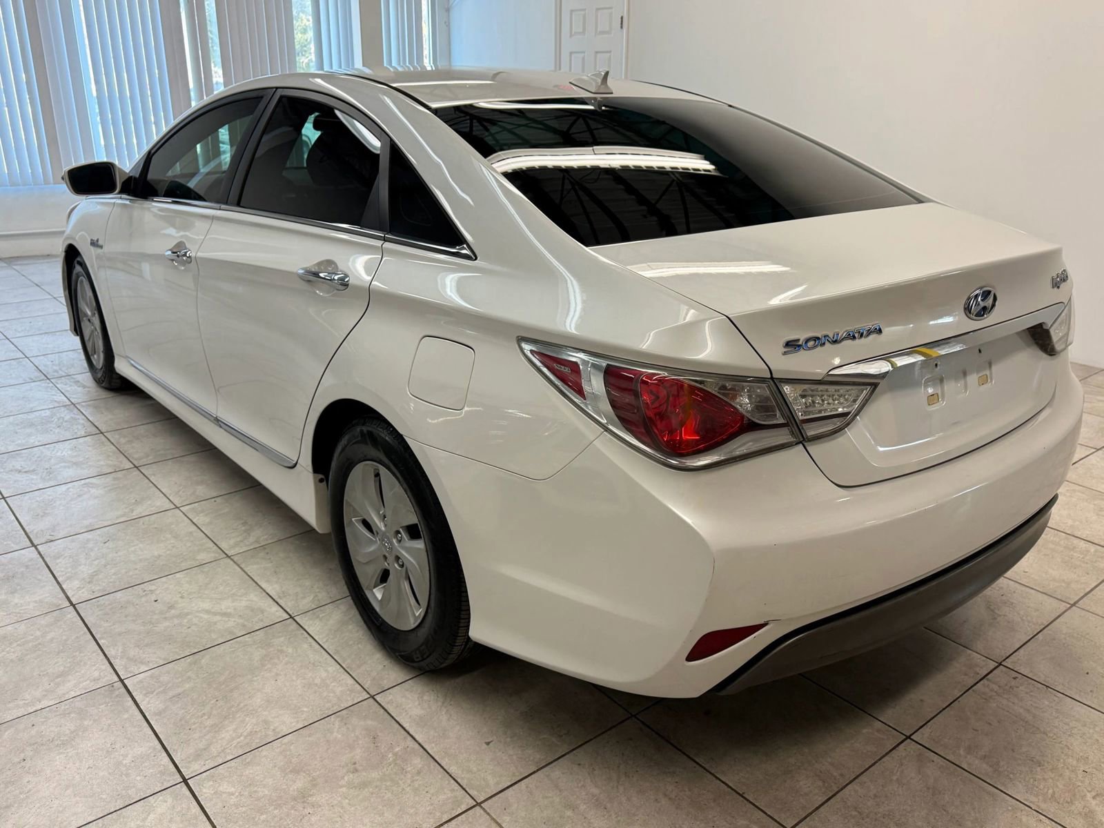 Used 2013 Hyundai Sonata Hybrid image 7