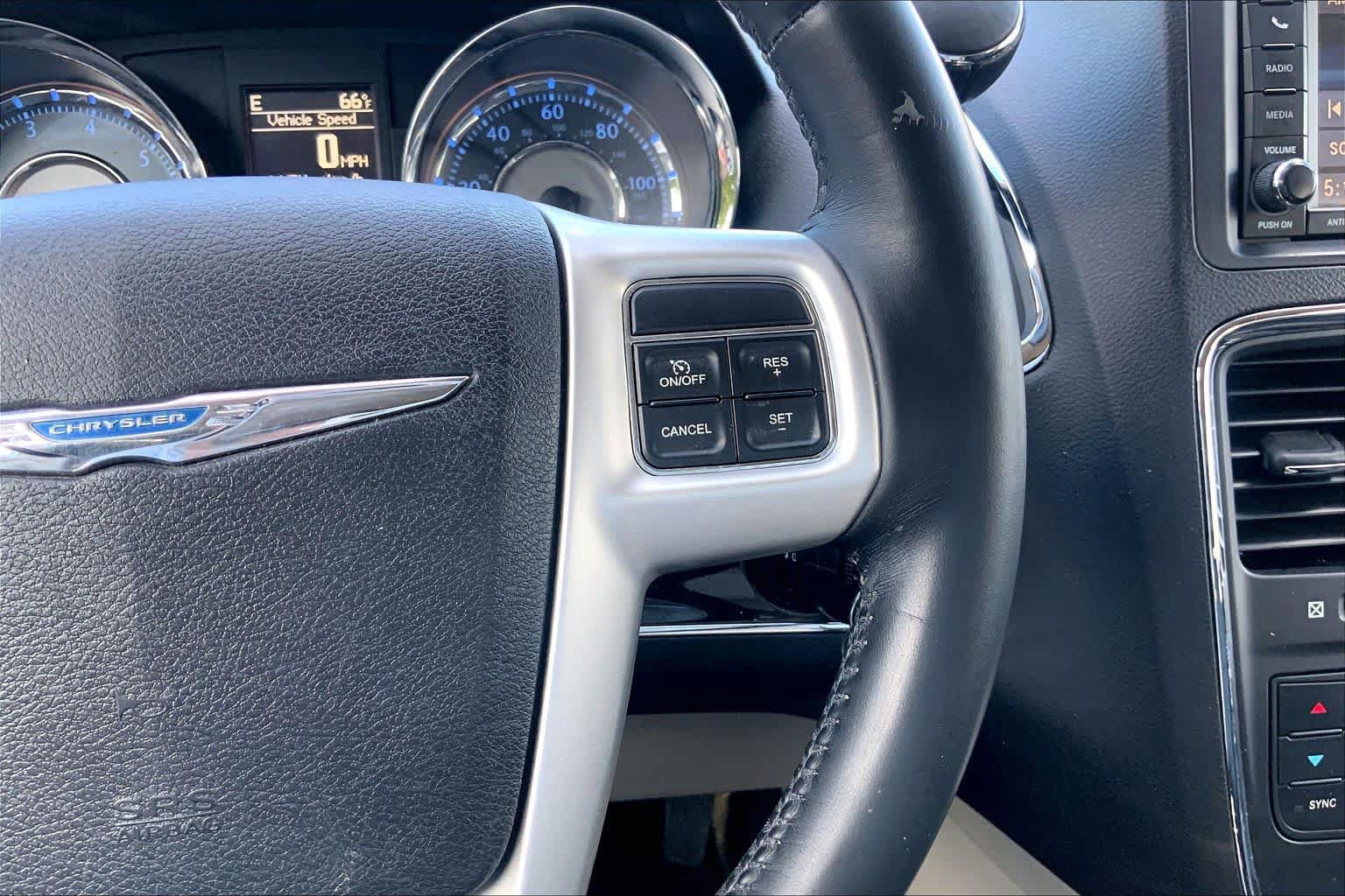 Used 2016 Chrysler Town & Country Touring FWD image 24