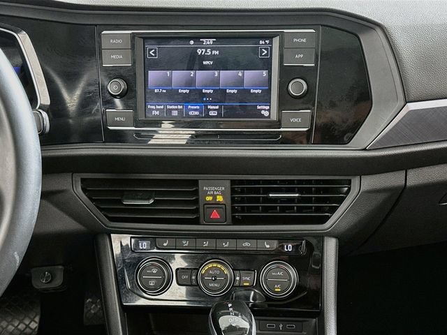 Used 2023 Volkswagen Jetta SE FWD image 14