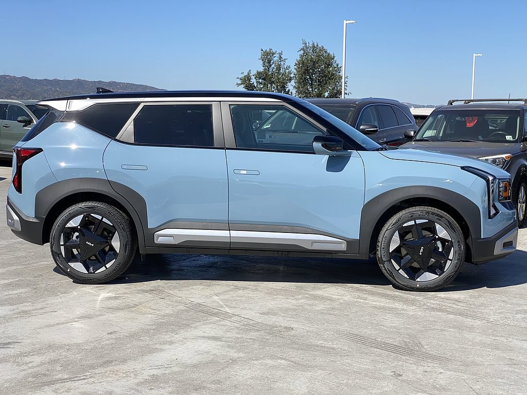 New 2027 Kia Seltos S FWD image 2