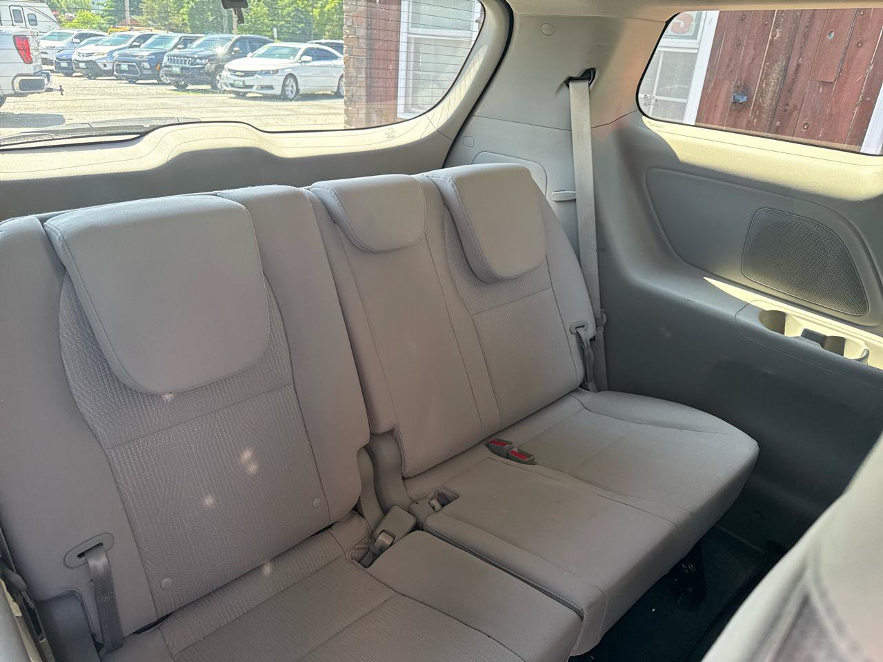 Used 2021 Kia Sedona LX FWD image 16