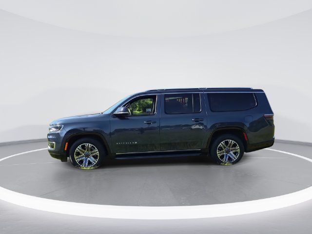Used 2024 Jeep Wagoneer L Series II w/ Flexible Seating Group AWD/4WD image 4