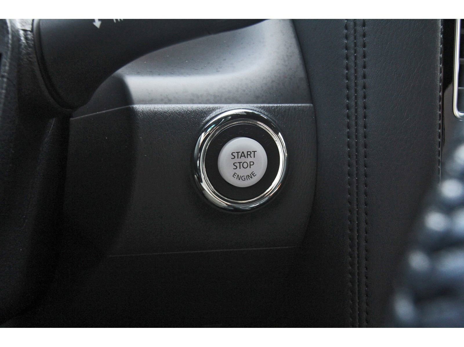 Used 2024 Nissan Armada SL w/ Midnight Edition Package image 23