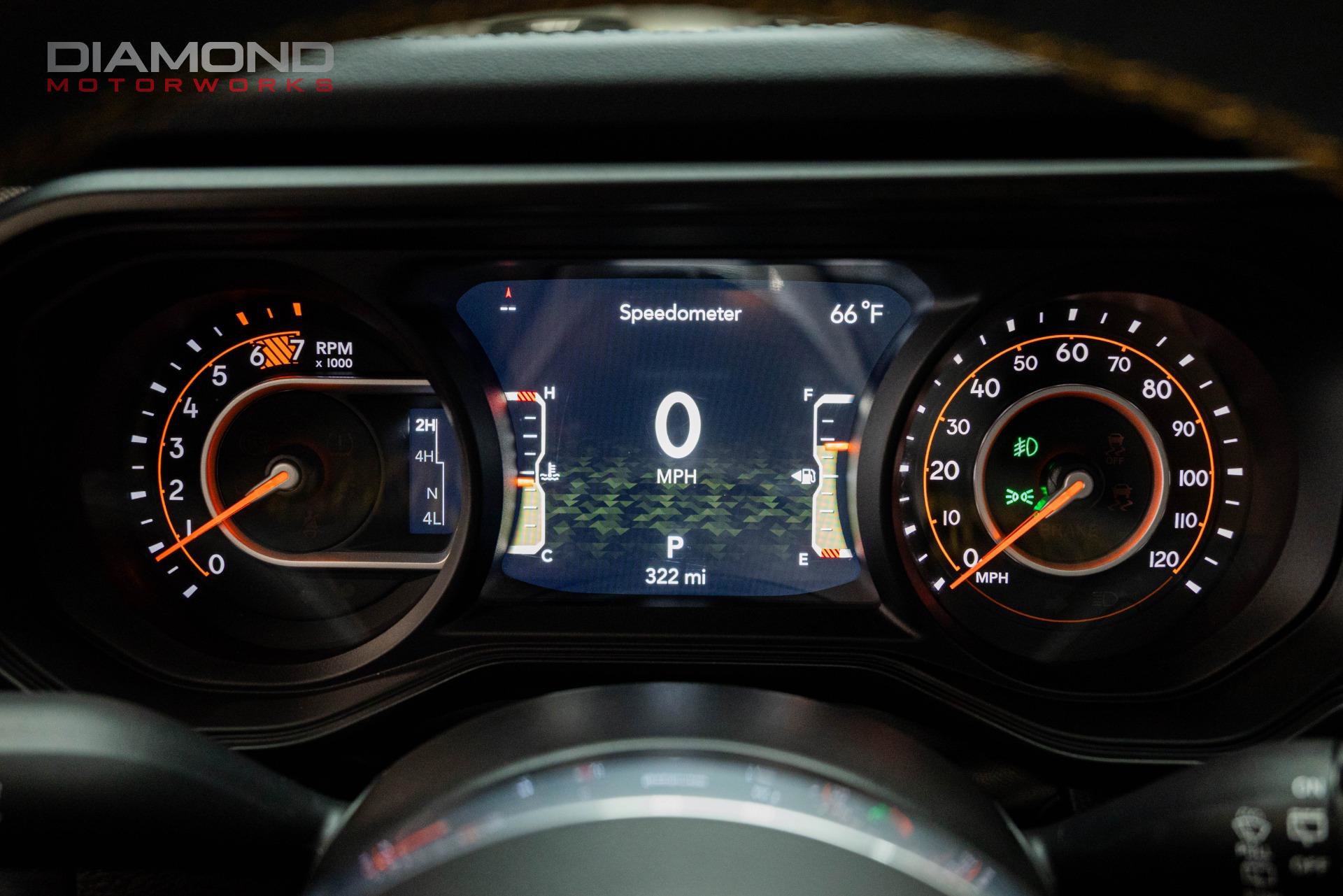 Used 2024 Jeep Wrangler Unlimited Sahara w/ Technology Group image 14