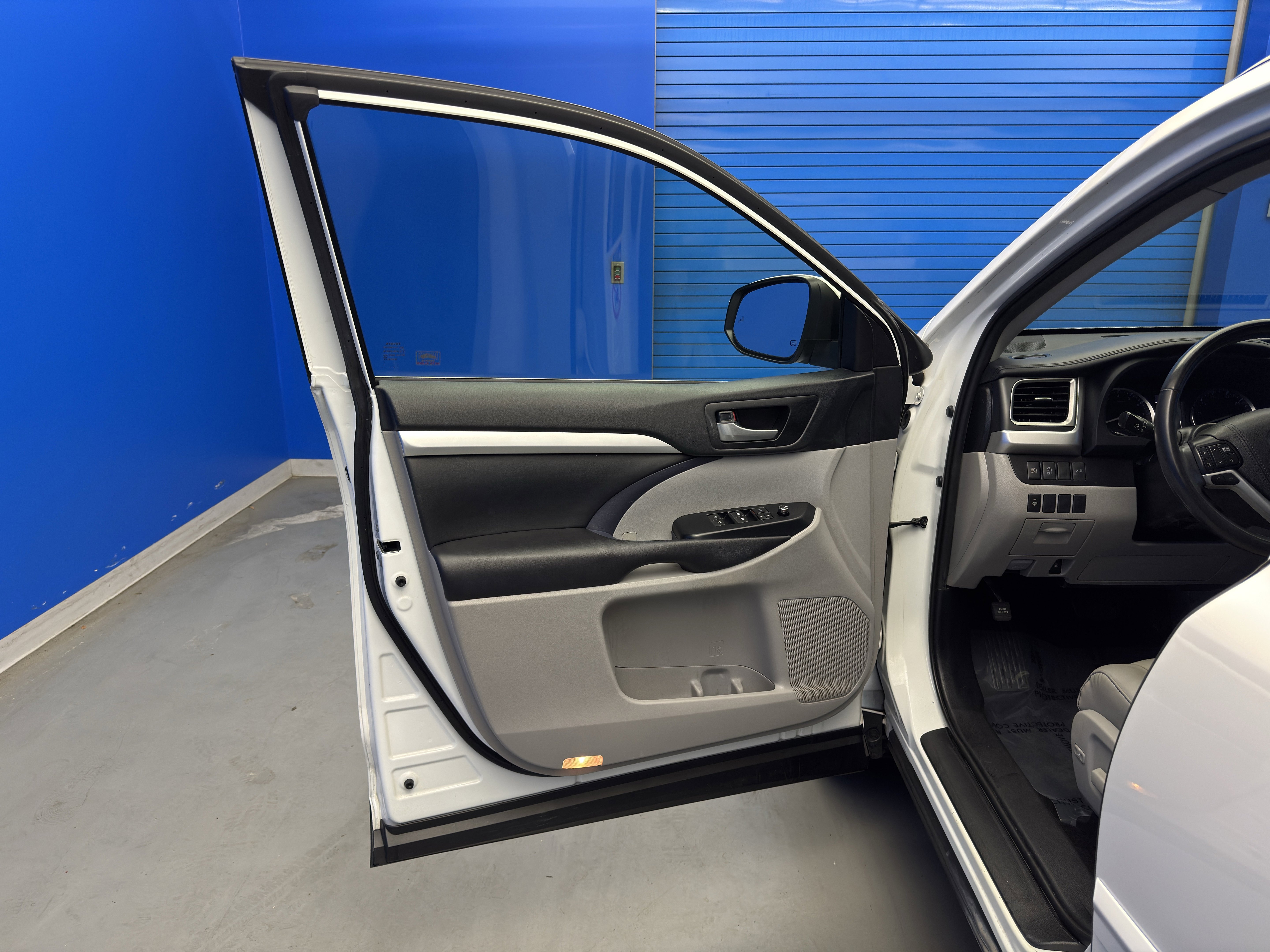 Used 2019 Toyota Highlander XLE image 10