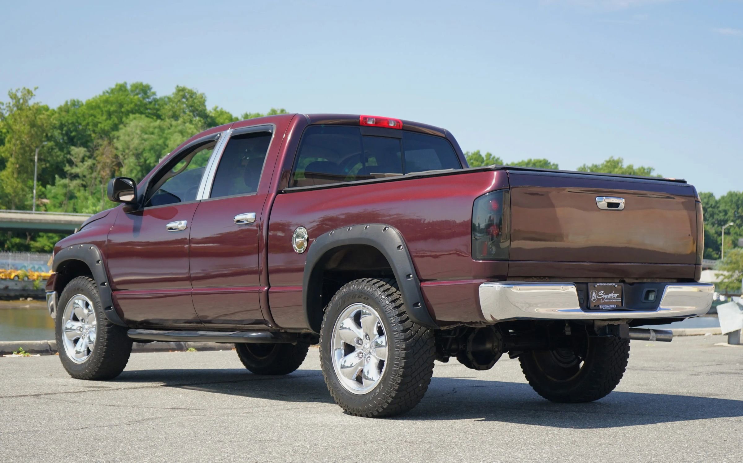 Used 2005 Dodge Ram 1500 Truck SLT image 3