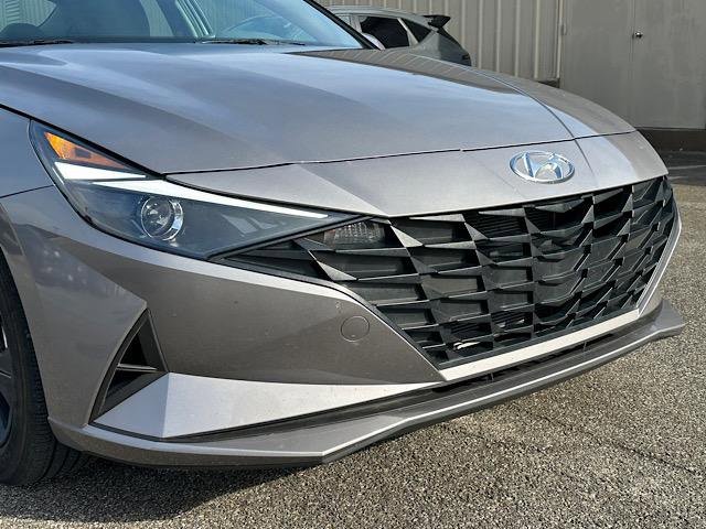 Used 2023 Hyundai Elantra SEL w/ Cargo Package image 14