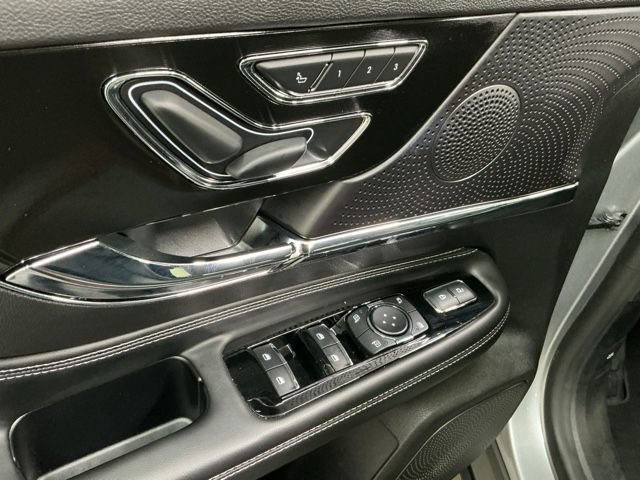 Used 2024 Lincoln Corsair Reserve image 14
