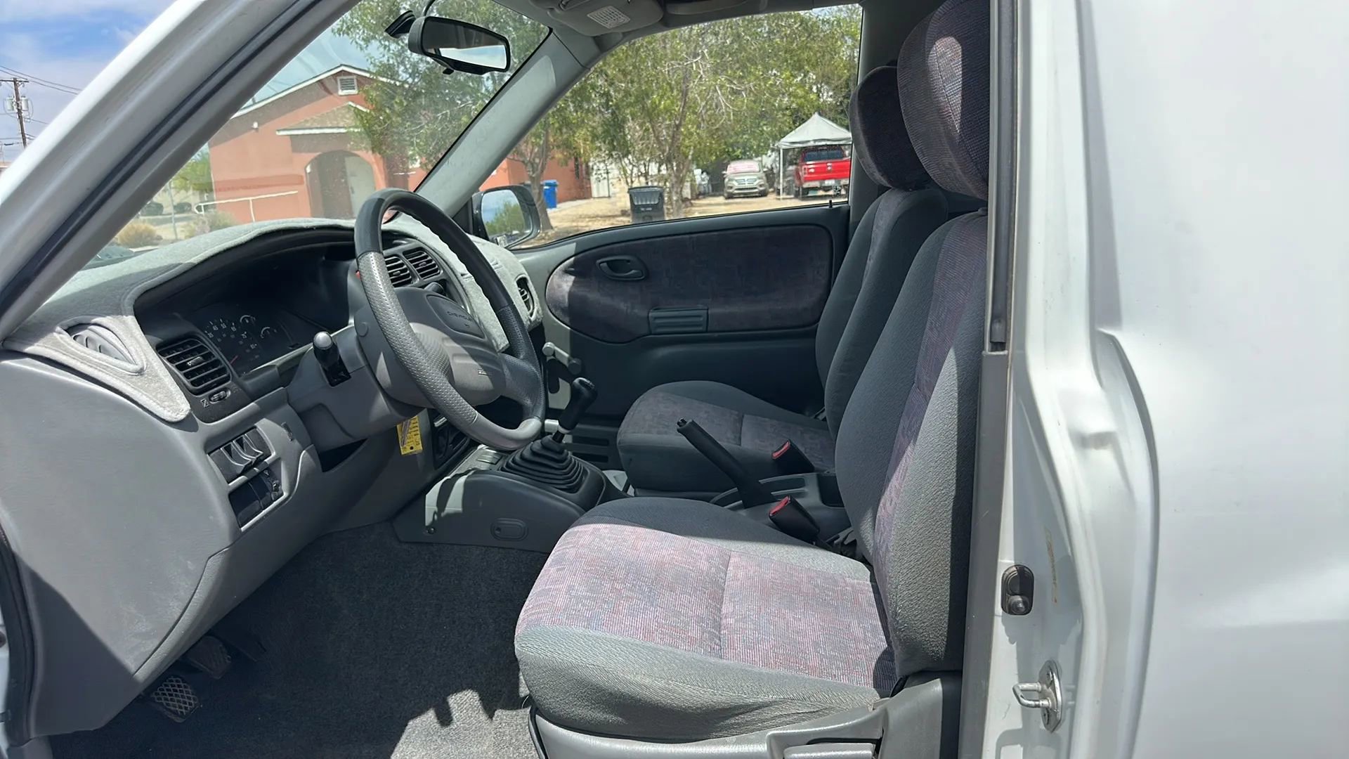 Used 1999 Chevrolet Tracker 2WD Convertible image 22