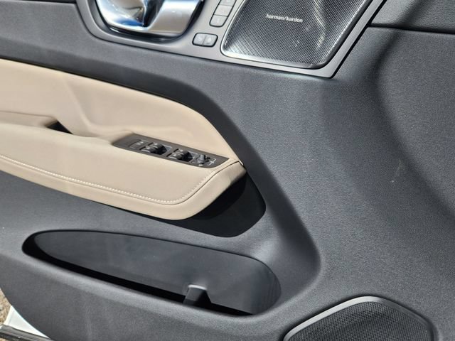 New 2026 Volvo XC60 B5 Plus w/ Protection Package Premier AWD/4WD image 9