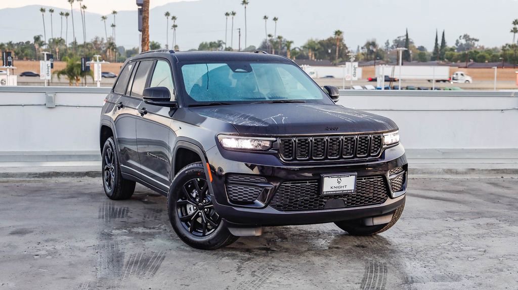 New 2025 Jeep Grand Cherokee Altitude