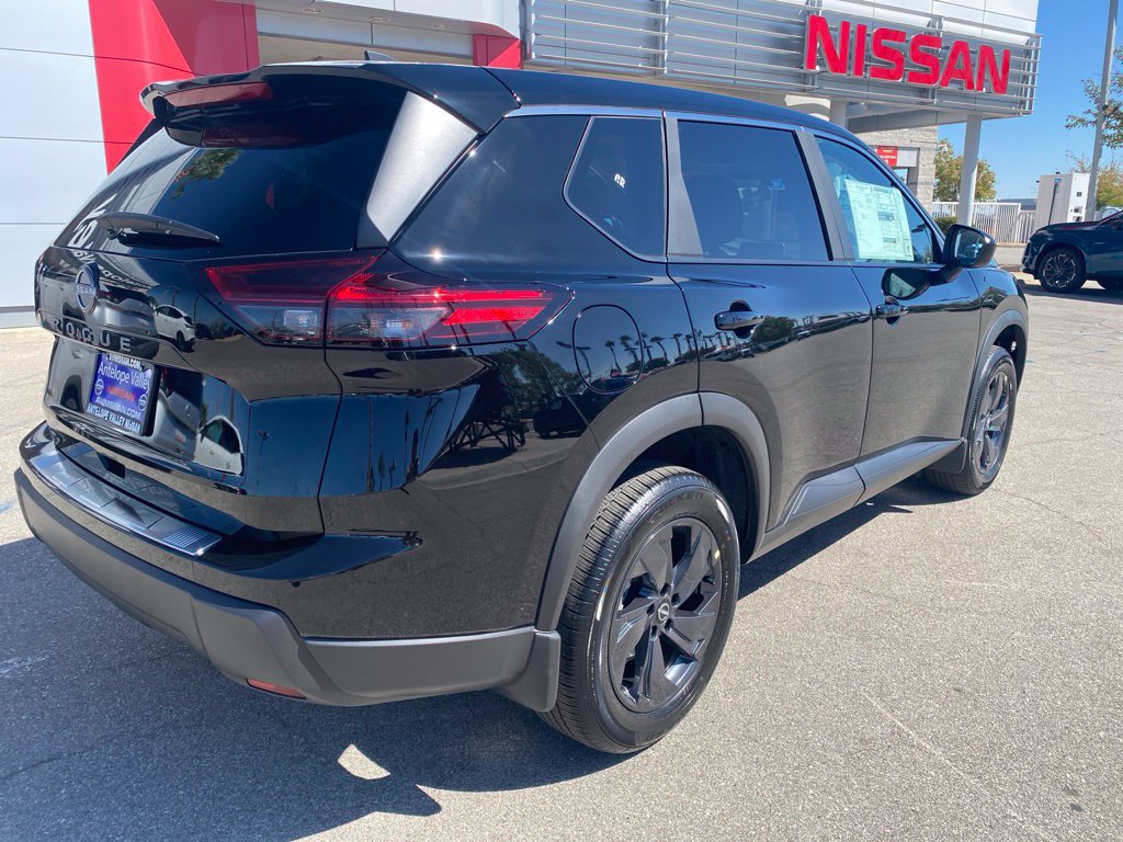New 2026 Nissan Rogue SV FWD image 7