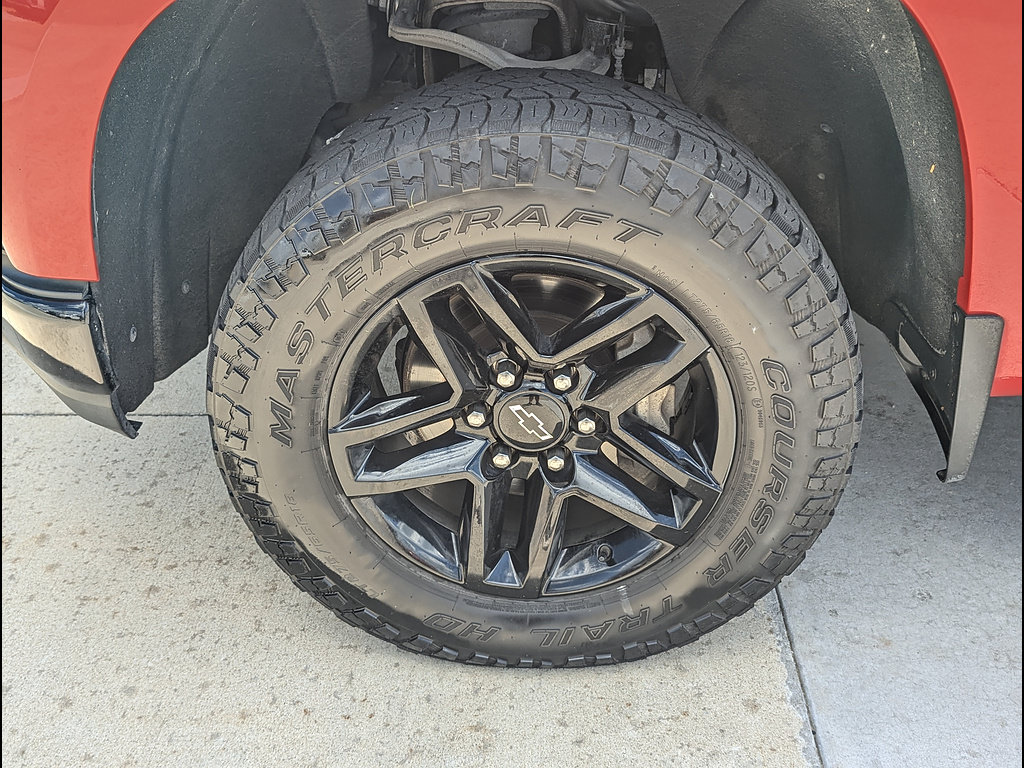 Used 2020 Chevrolet Silverado 1500 LT Trail Boss AWD/4WD image 16