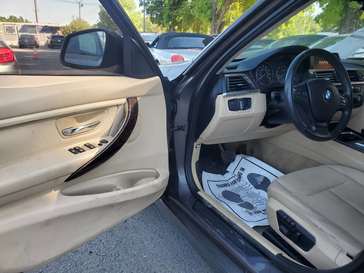 Used 2014 BMW 320i Sedan RWD image 9