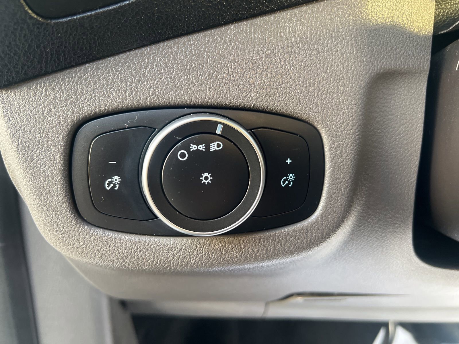 Used 2019 Ford Transit Connect XL image 11