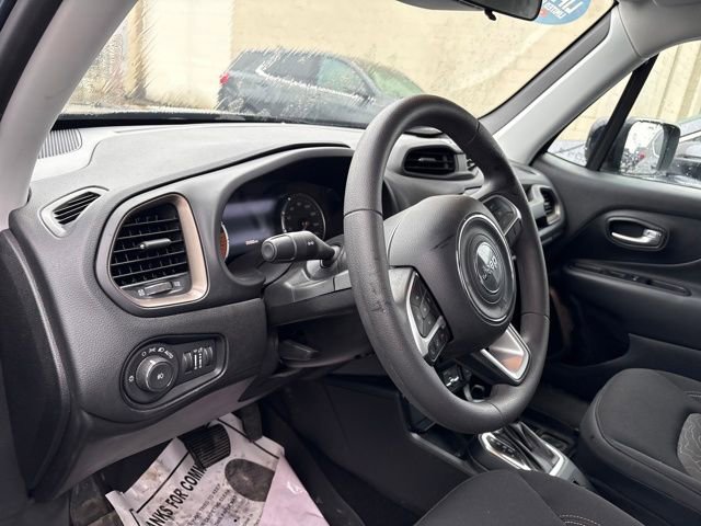 Used 2023 Jeep Renegade Latitude image 8
