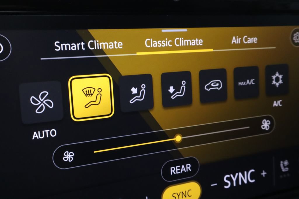 Used 2024 Volkswagen Atlas SEL AWD/4WD image 33