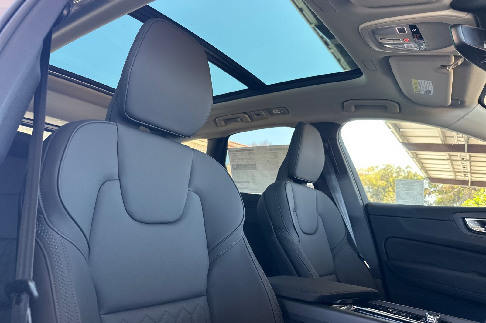New 2026 Volvo XC60 B5 Plus w/ Climate Package AWD/4WD image 13
