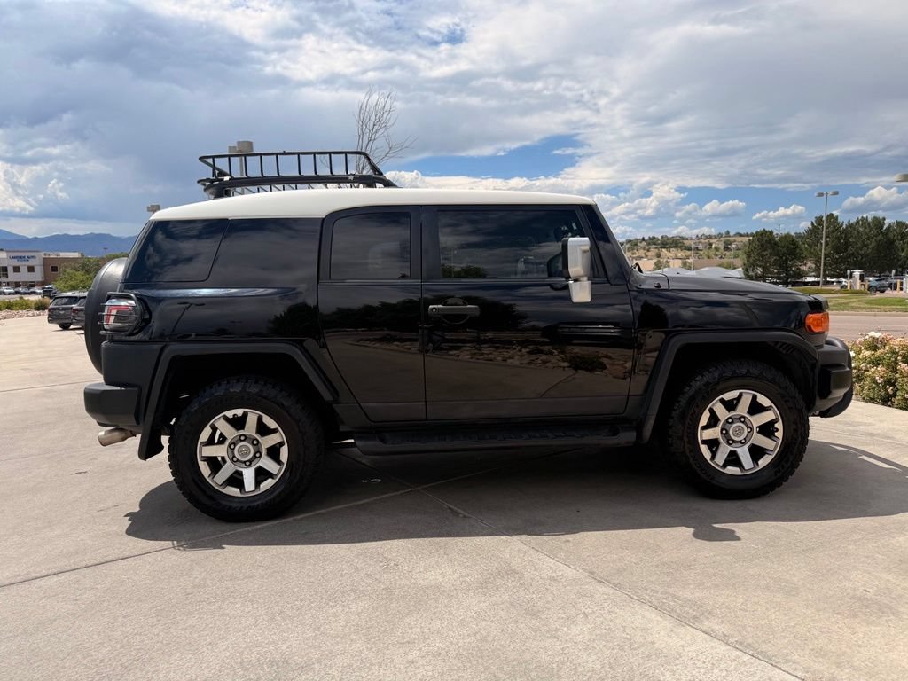 Used 2014 Toyota FJ Cruiser 4WD w/ Upgrade Package image 10