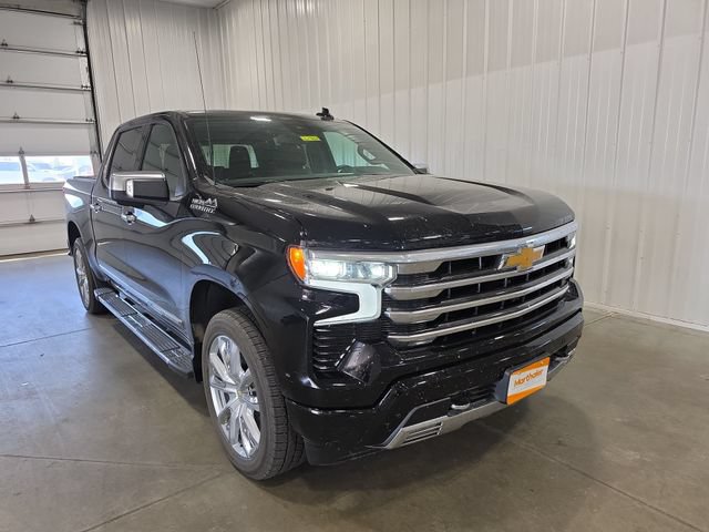 Used 2024 Chevrolet Silverado 1500 High Country w/ High Country Premium Package AWD/4WD image 2