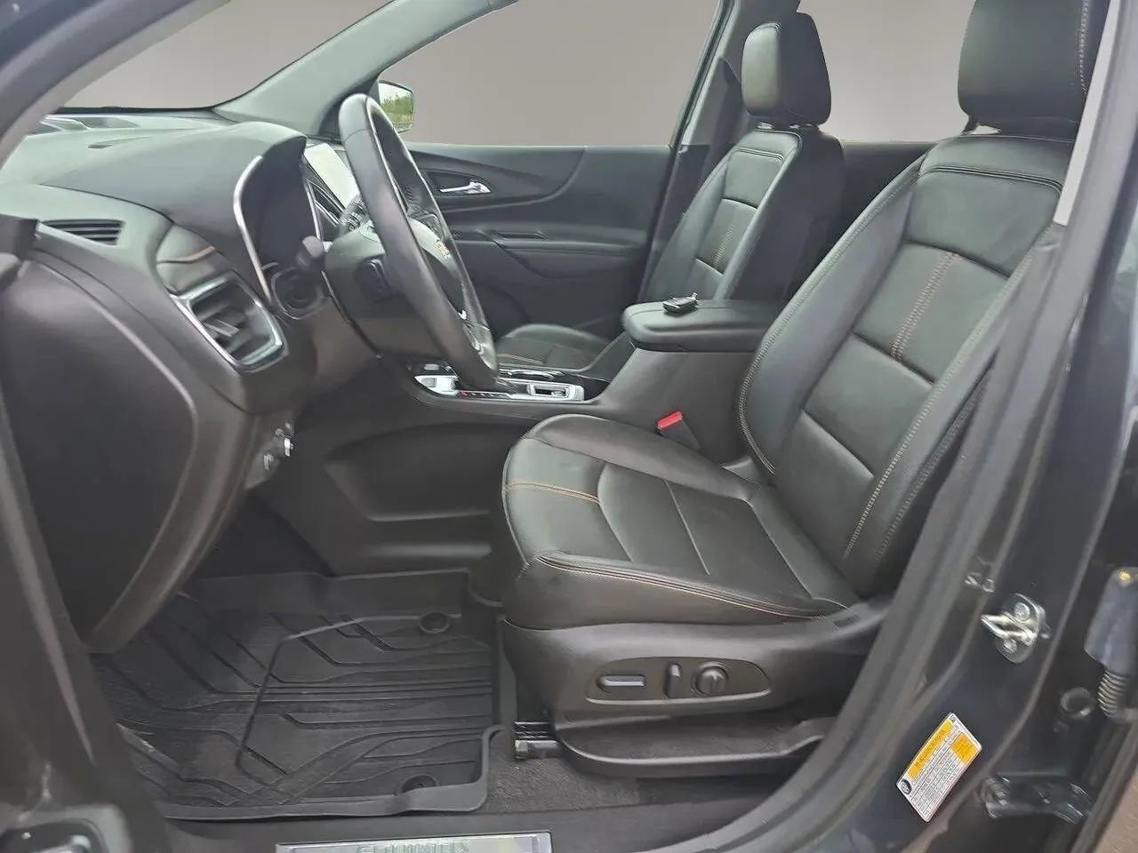 Used 2022 Chevrolet Equinox Premier AWD/4WD image 12
