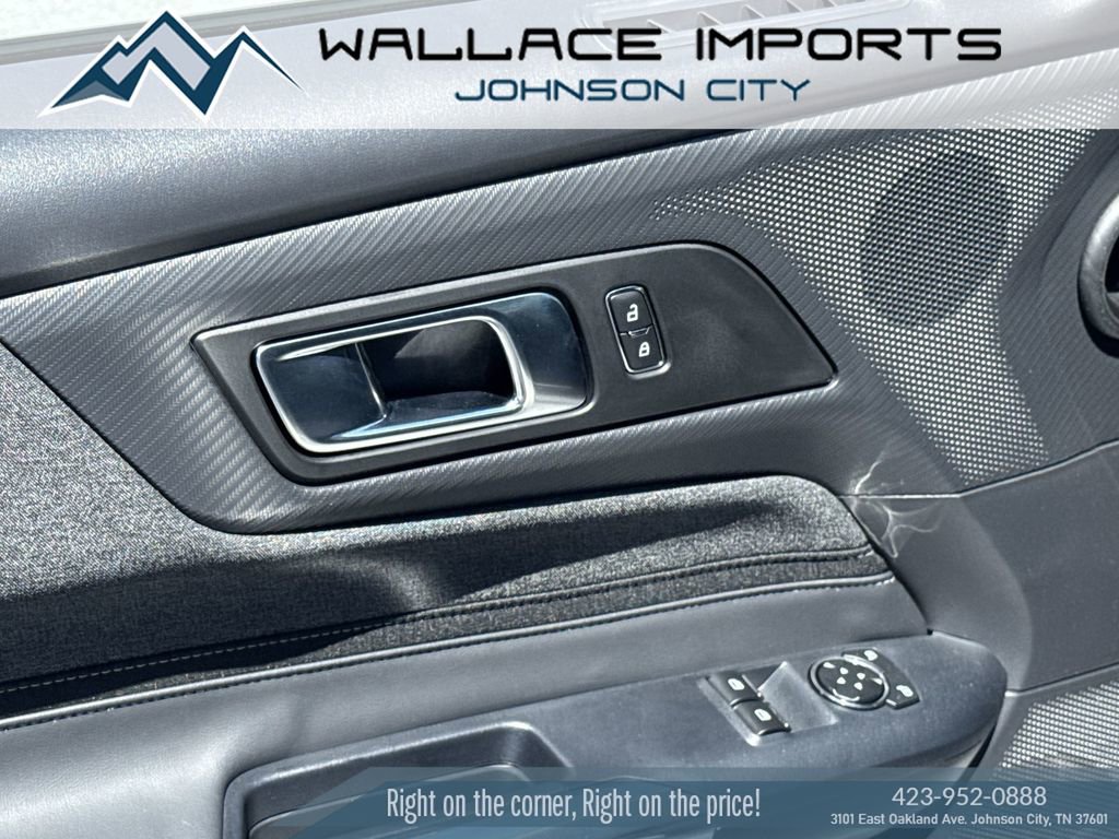 Used 2025 Ford Mustang GT RWD image 33