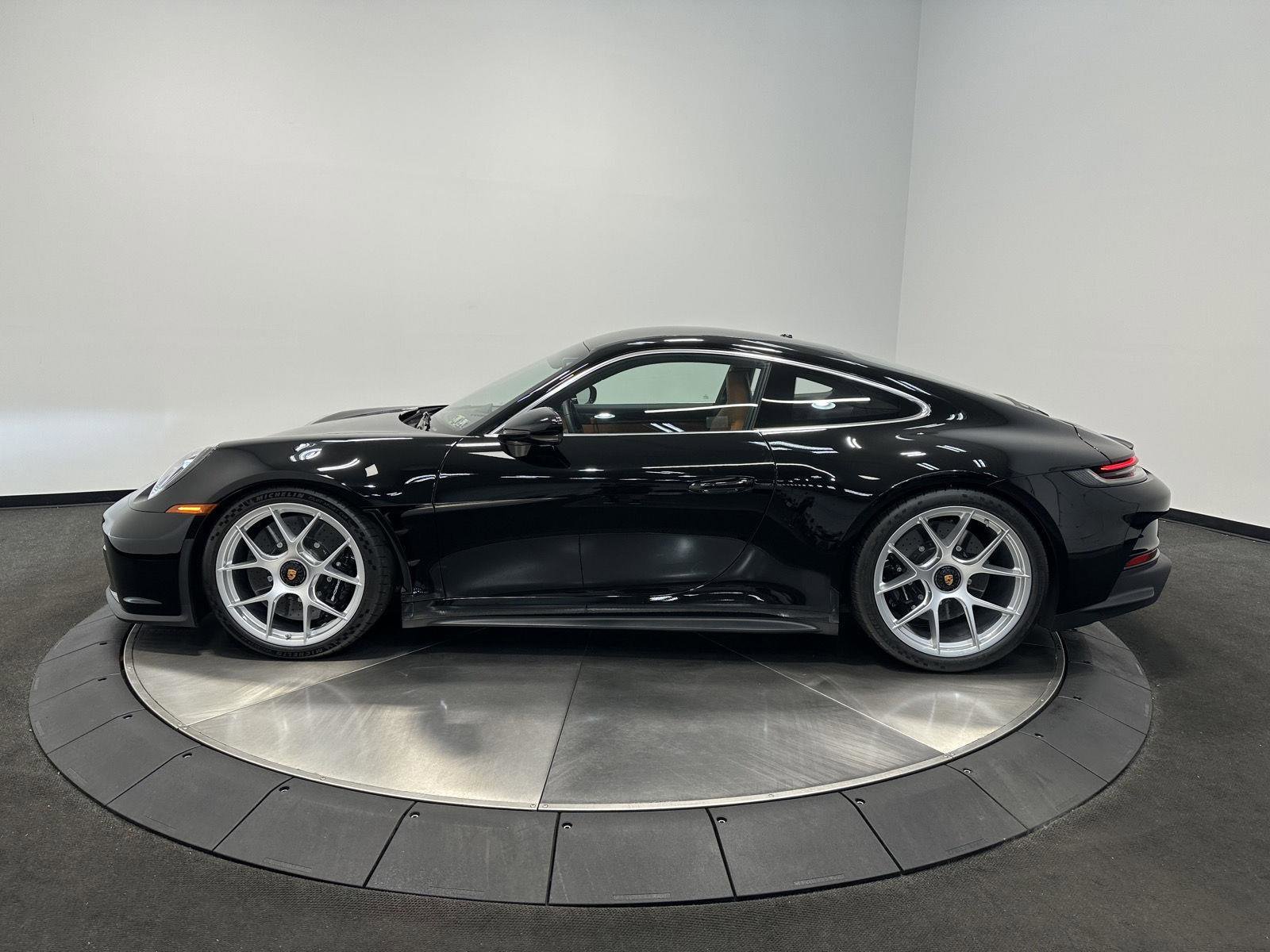 Certified 2024 Porsche 911 GT3 RS RWD image 2