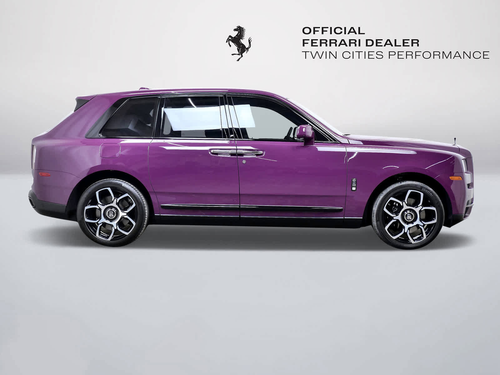 Used 2022 Rolls-Royce Cullinan Black Badge w/ Dark Exterior Package image 7