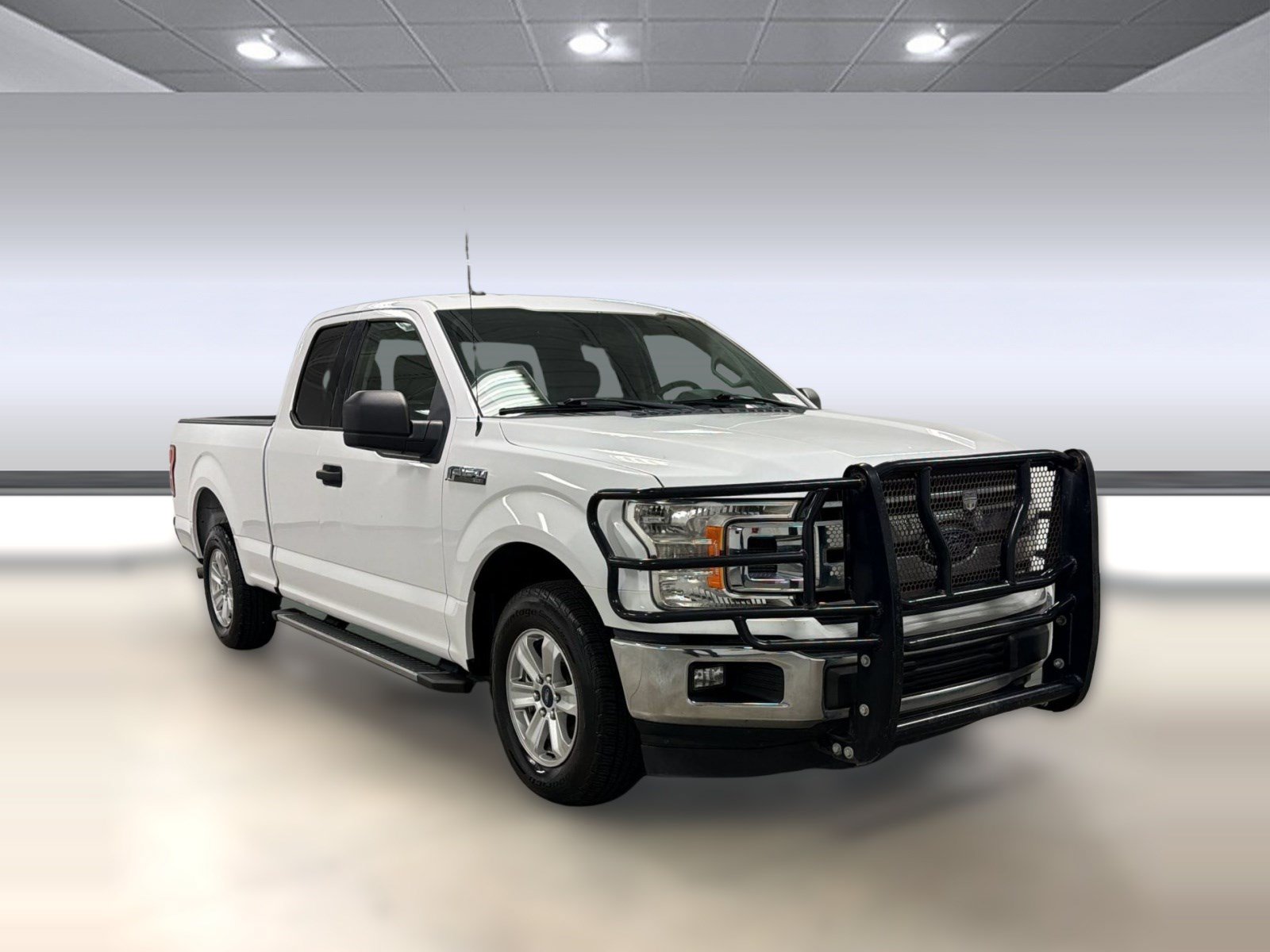 Used 2018 Ford F150 XLT w/ Trailer Tow Package RWD image 5