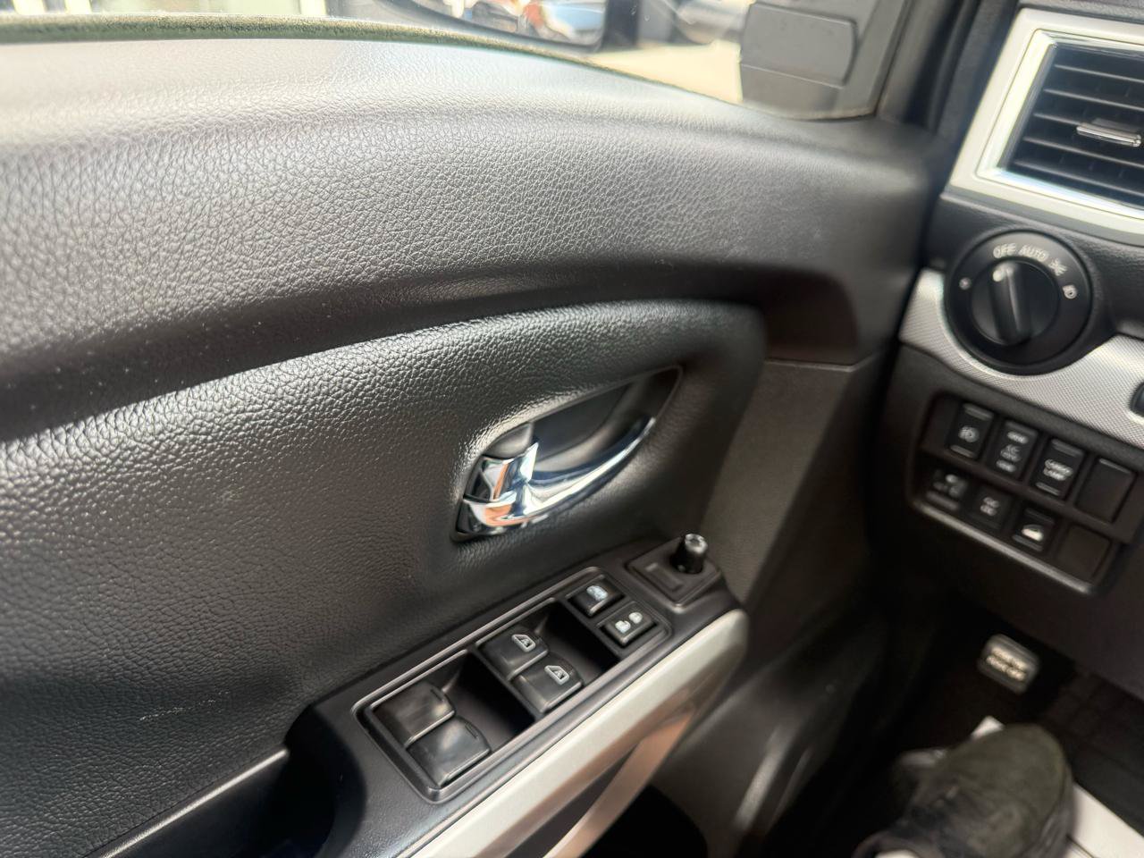 Used 2017 Nissan Titan PRO-4X AWD/4WD image 27