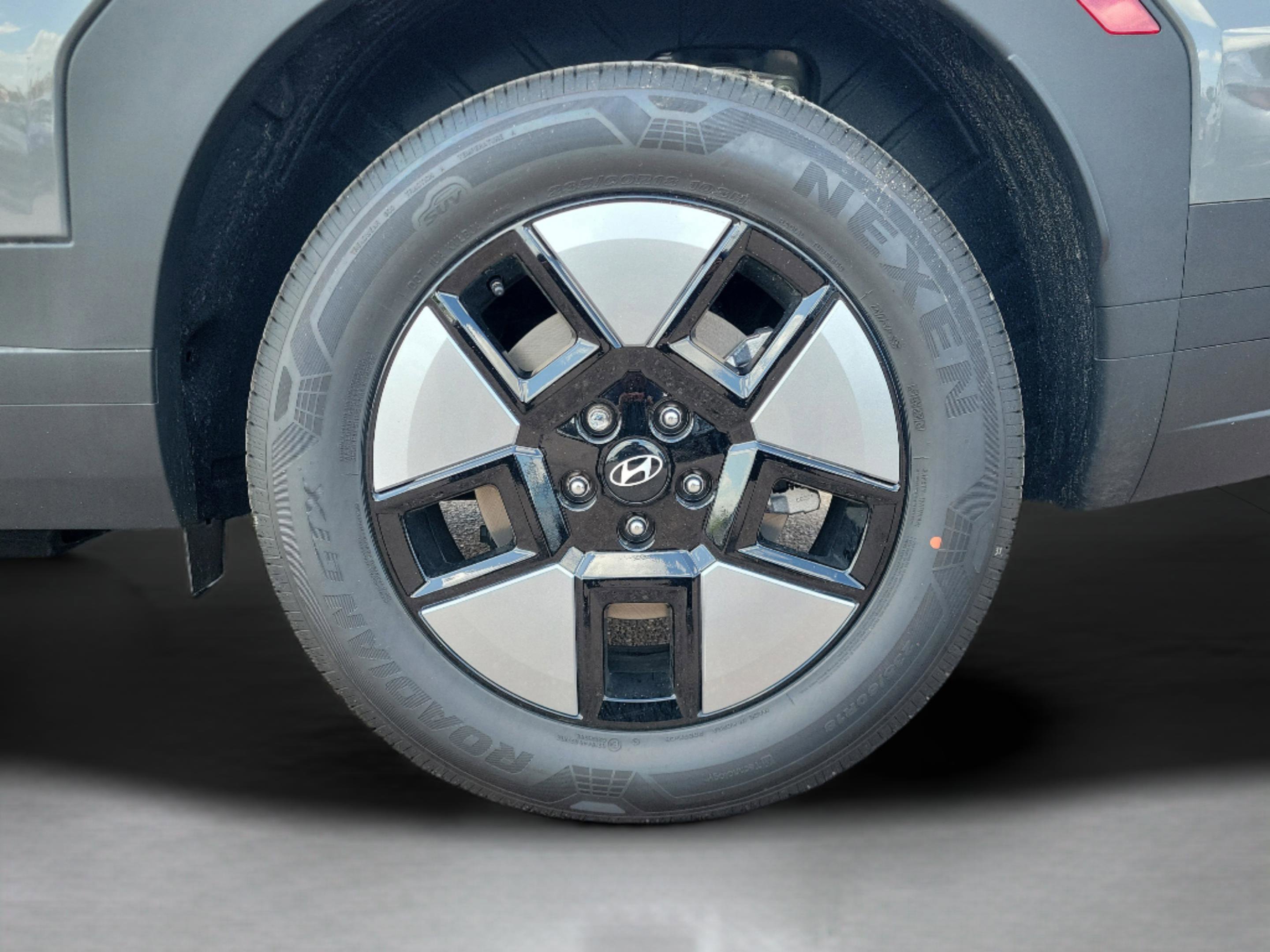 New 2026 Hyundai Santa Fe SE image 5